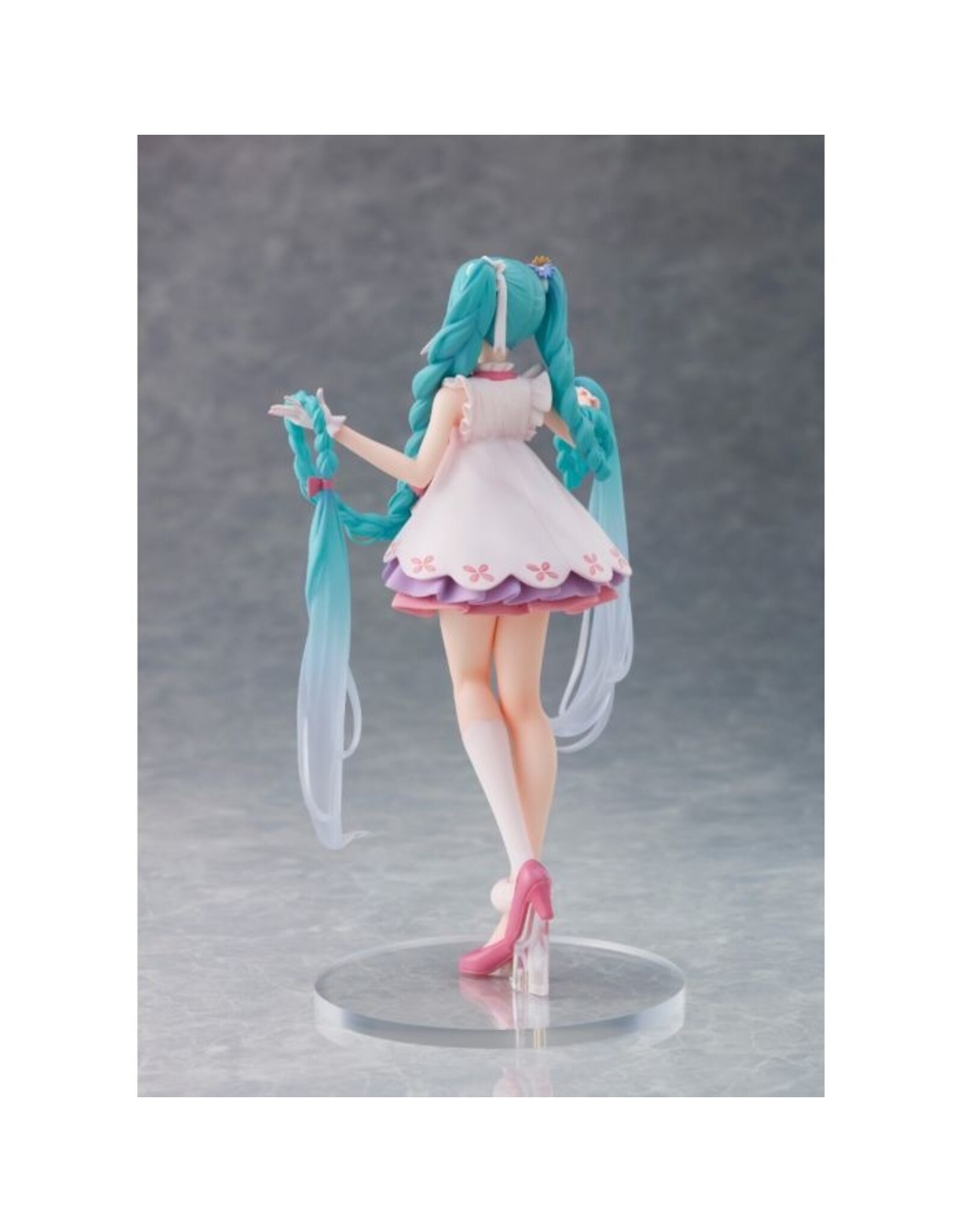 Rapunzel Hatsune Miku Wonderland Figure *Pre-order*