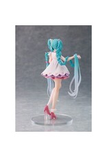 Rapunzel Hatsune Miku Wonderland Figure *Pre-order*