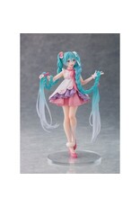 Rapunzel Hatsune Miku Wonderland Figure *Pre-order*