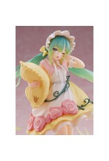 Sleeping Beauty Hatsune Miku Wonderland Figure *Pre-order*