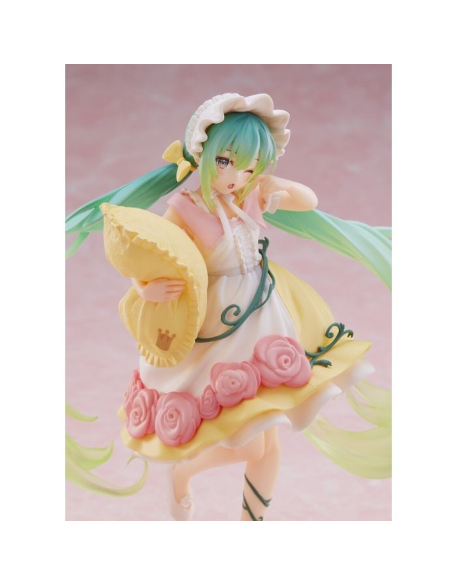 Sleeping Beauty Hatsune Miku Wonderland Figure *Pre-order*