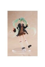 Hatsune Miku Fashion Preppy Ver. Figure *Pre-order*