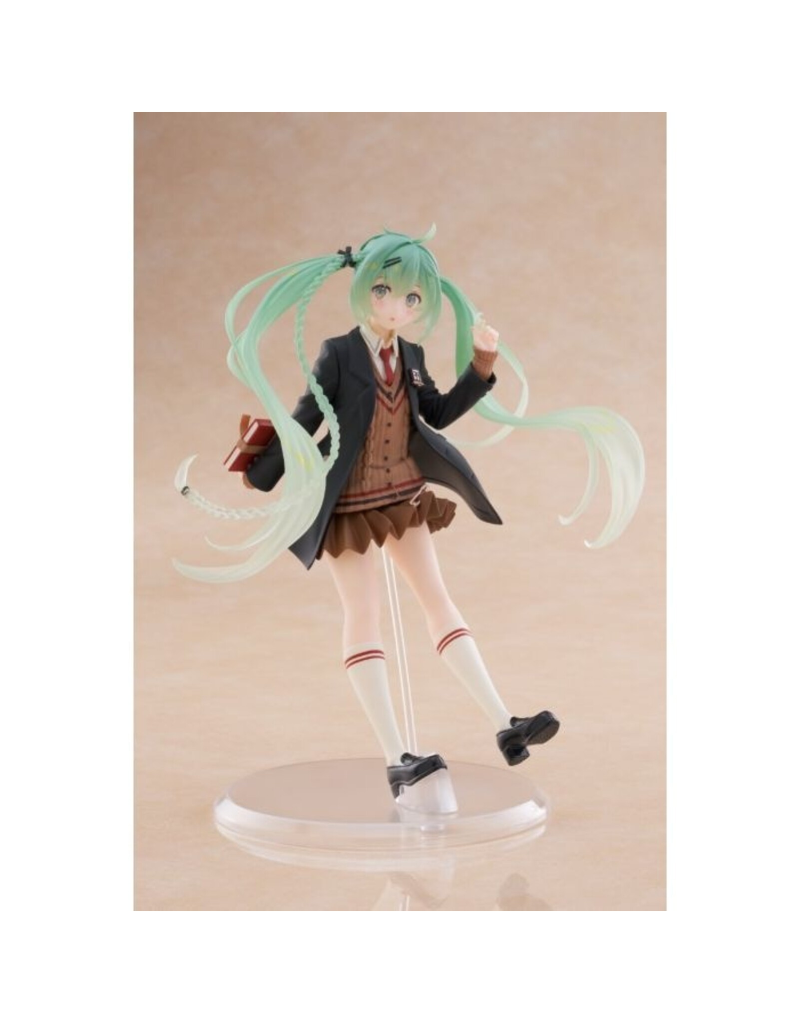Hatsune Miku Fashion Preppy Ver. Figure *Pre-order*