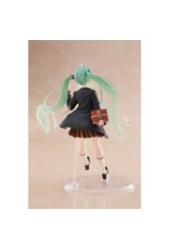 Hatsune Miku Fashion Preppy Ver. Figure *Pre-order*