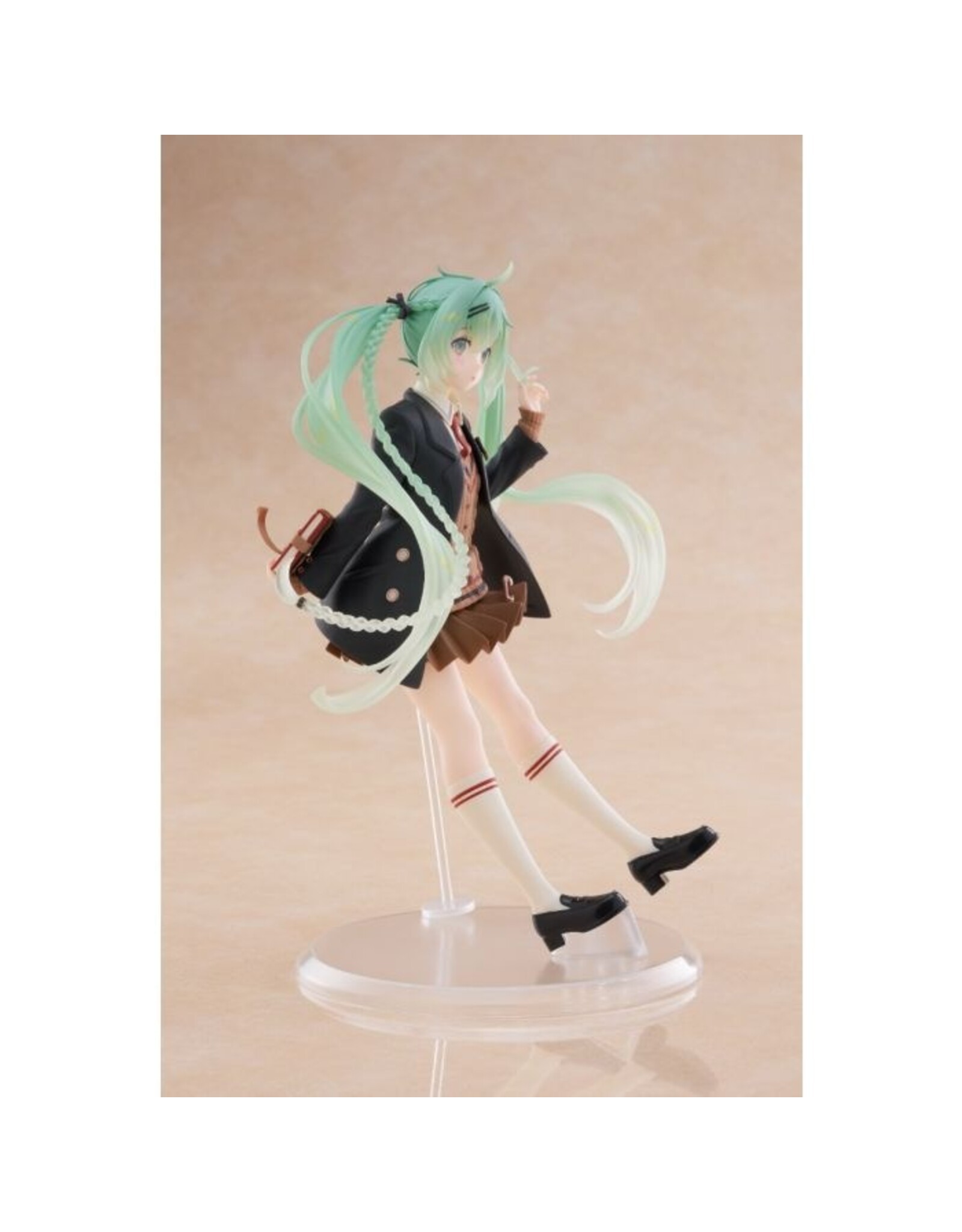 Hatsune Miku Fashion Preppy Ver. Figure *Pre-order*