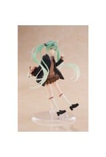 Hatsune Miku Fashion Preppy Ver. Figure *Pre-order*