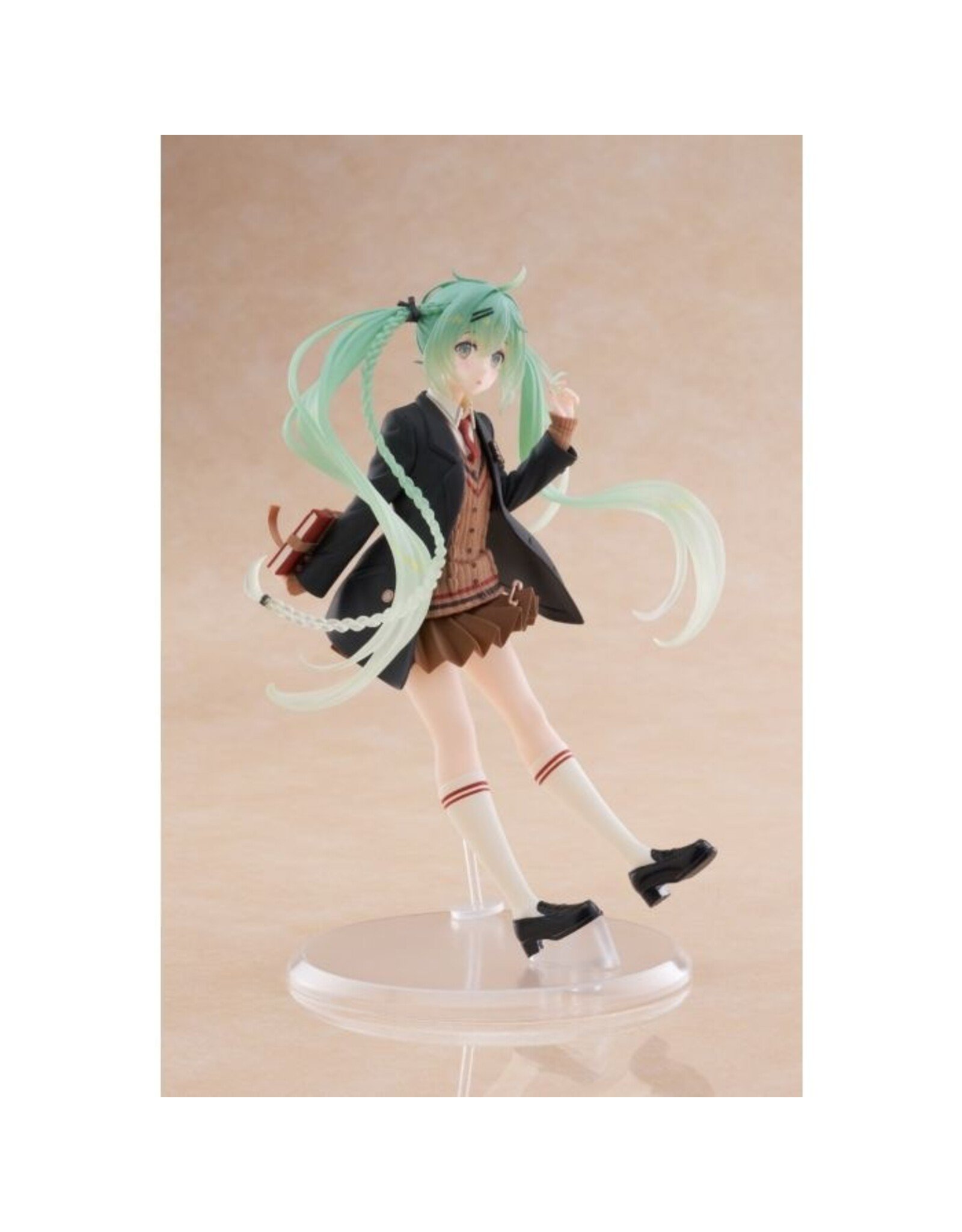 Hatsune Miku Fashion Preppy Ver. Figure *Pre-order*