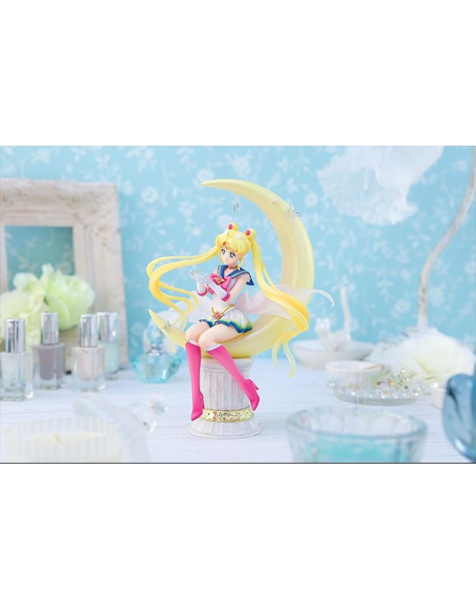 Bandai Super Sailor Moon Figuarts Zero Chouette: Legendary Silver Crystal