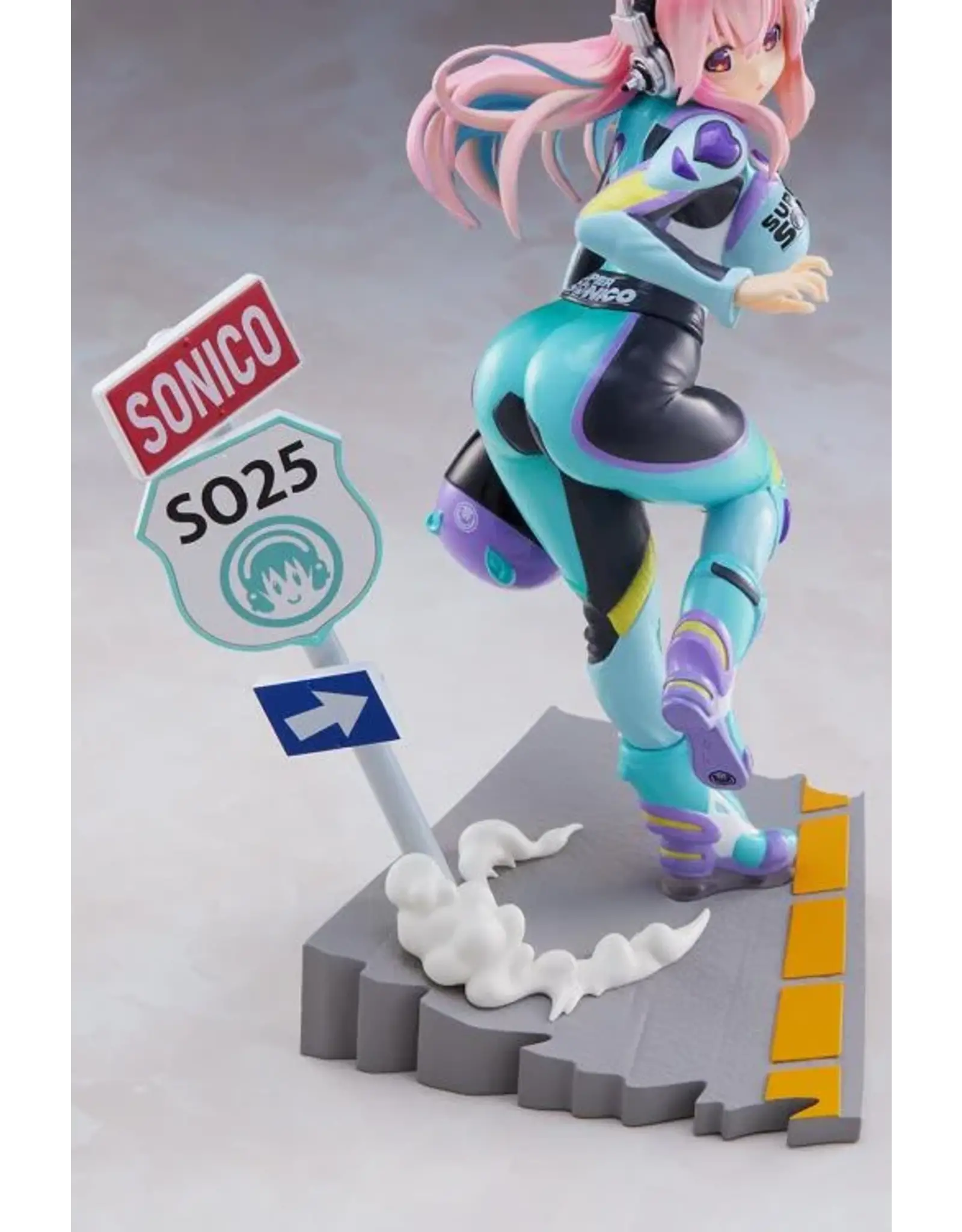 Tenitol Super Sonico Figure