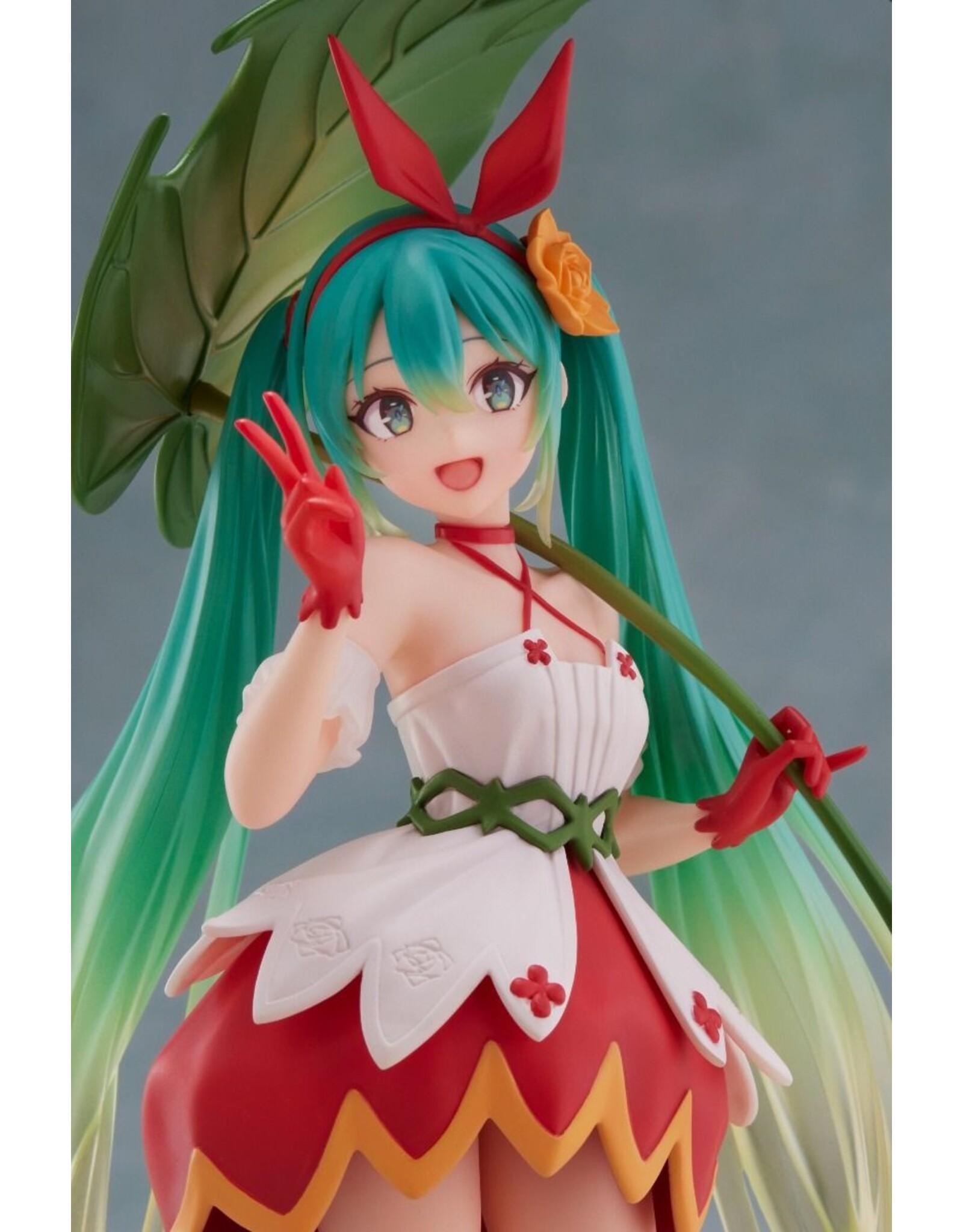 Hatsune Miku Thumbelina Wonderland Figure