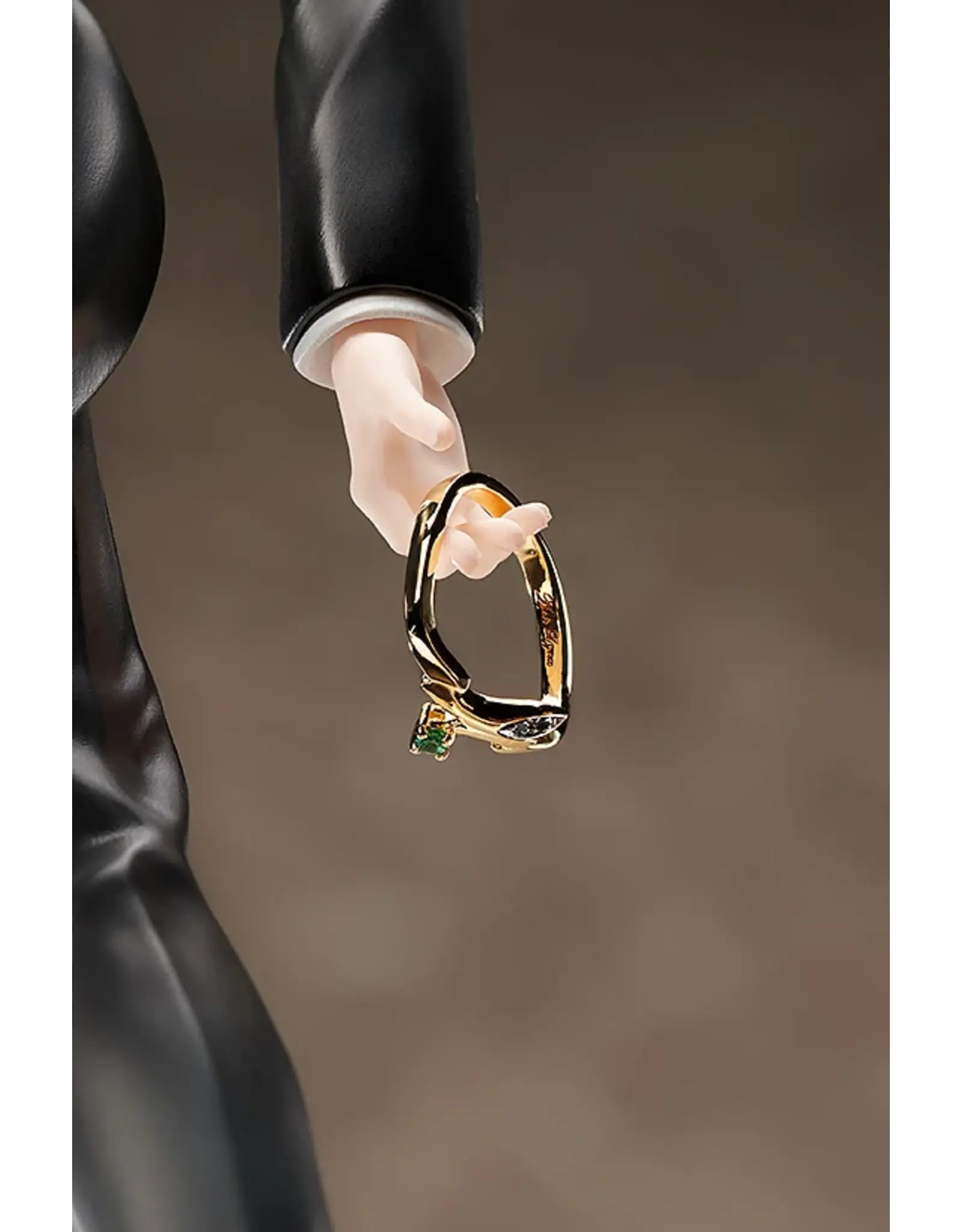 Statue and Ring Style Ash Lynx 1/7 Scale Figure