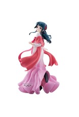 Maomao Walking Around Town Figure *Pre-order*