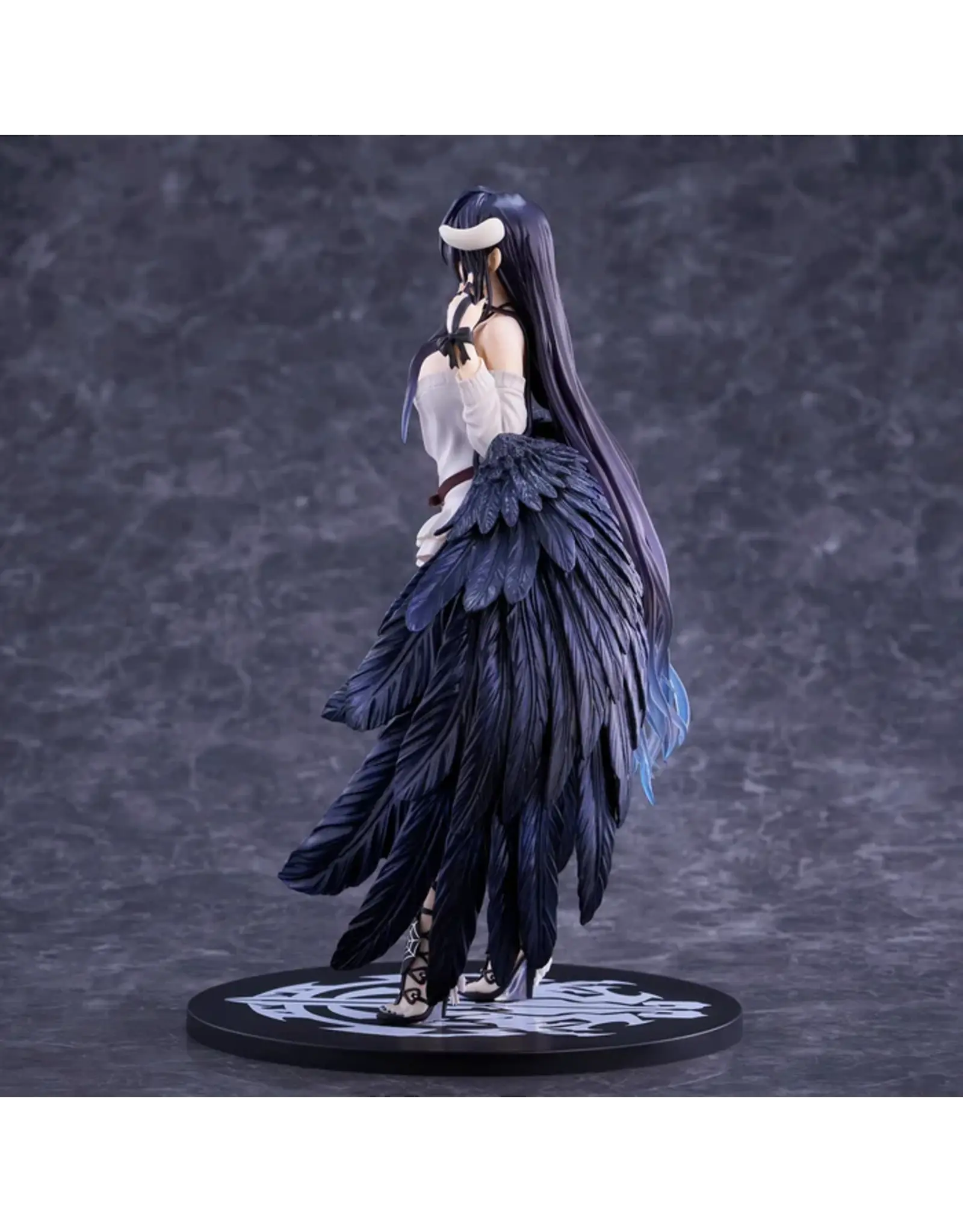 Albedo so-bin Ver. Limited Color 1/7 Scale Figure