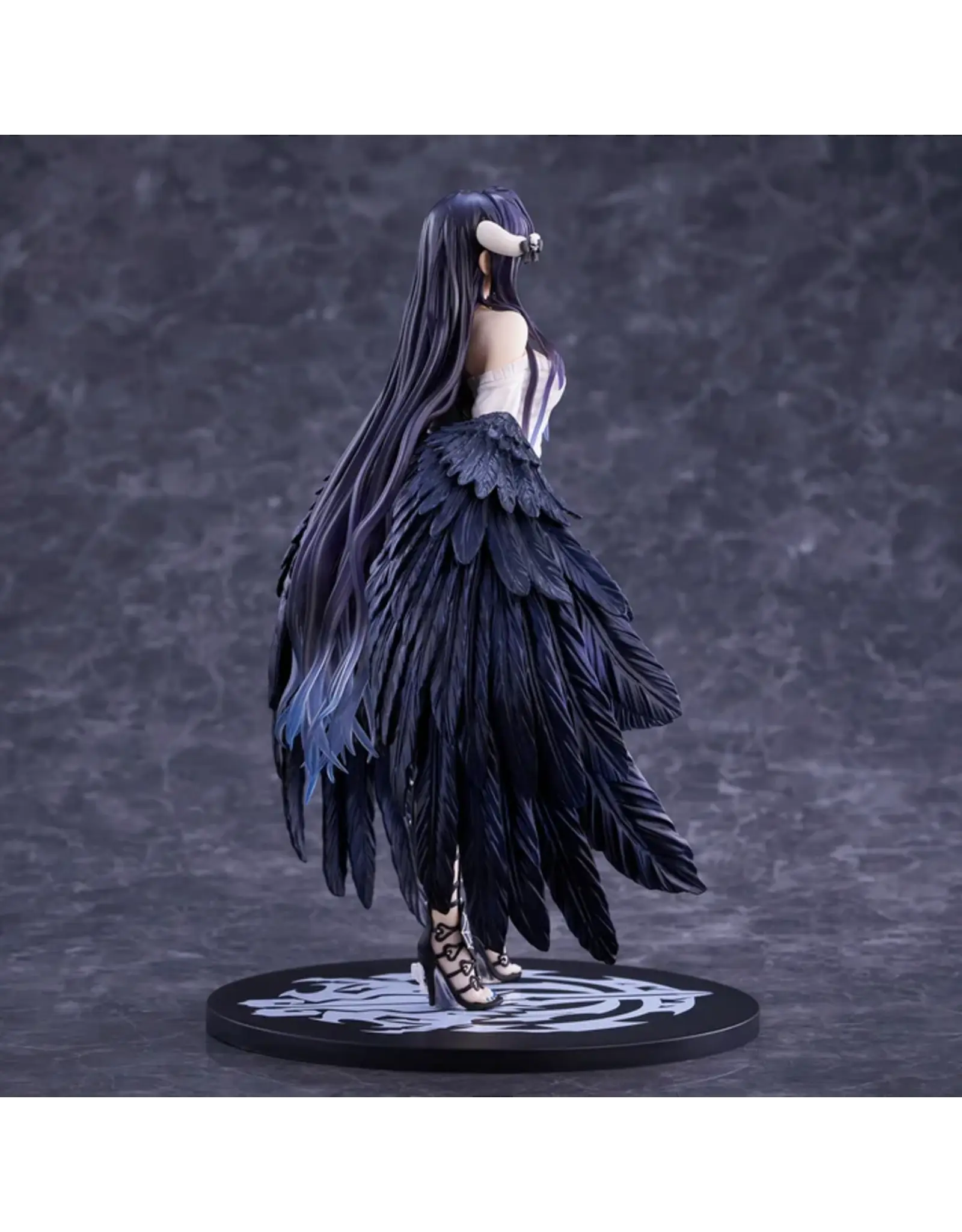 Albedo so-bin Ver. Limited Color 1/7 Scale Figure