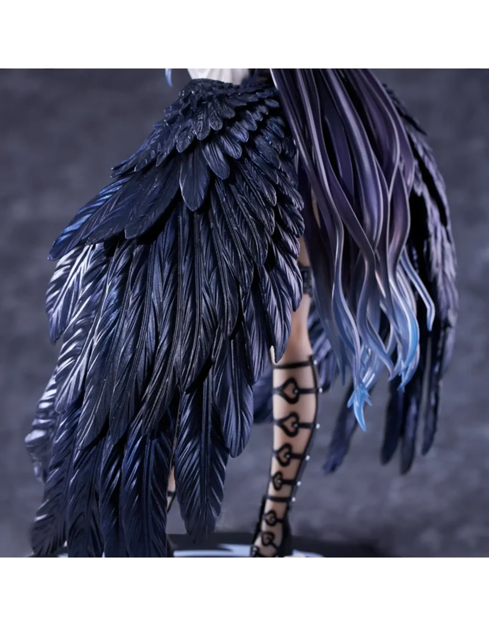 Albedo so-bin Ver. Limited Color 1/7 Scale Figure