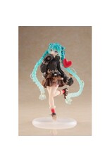 Hatsune Miku Fashion Outdoor Ver. Figure