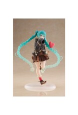 Hatsune Miku Fashion Outdoor Ver. Figure