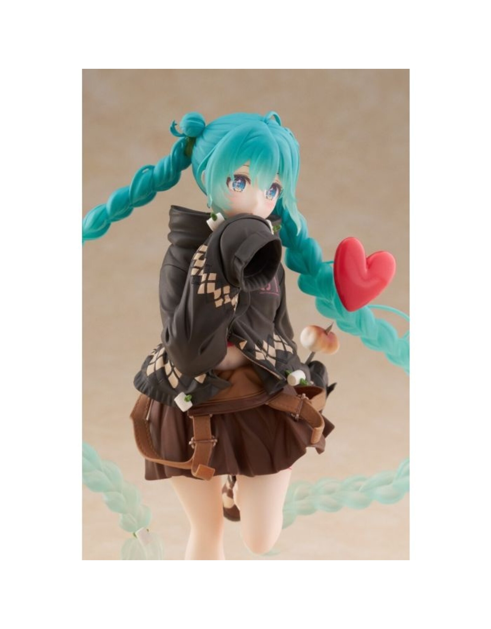 Hatsune Miku Fashion Outdoor Ver. Figure