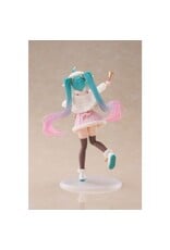 Hatsune Miku Seven Little Goats Wonderland Figure *Pre-order*