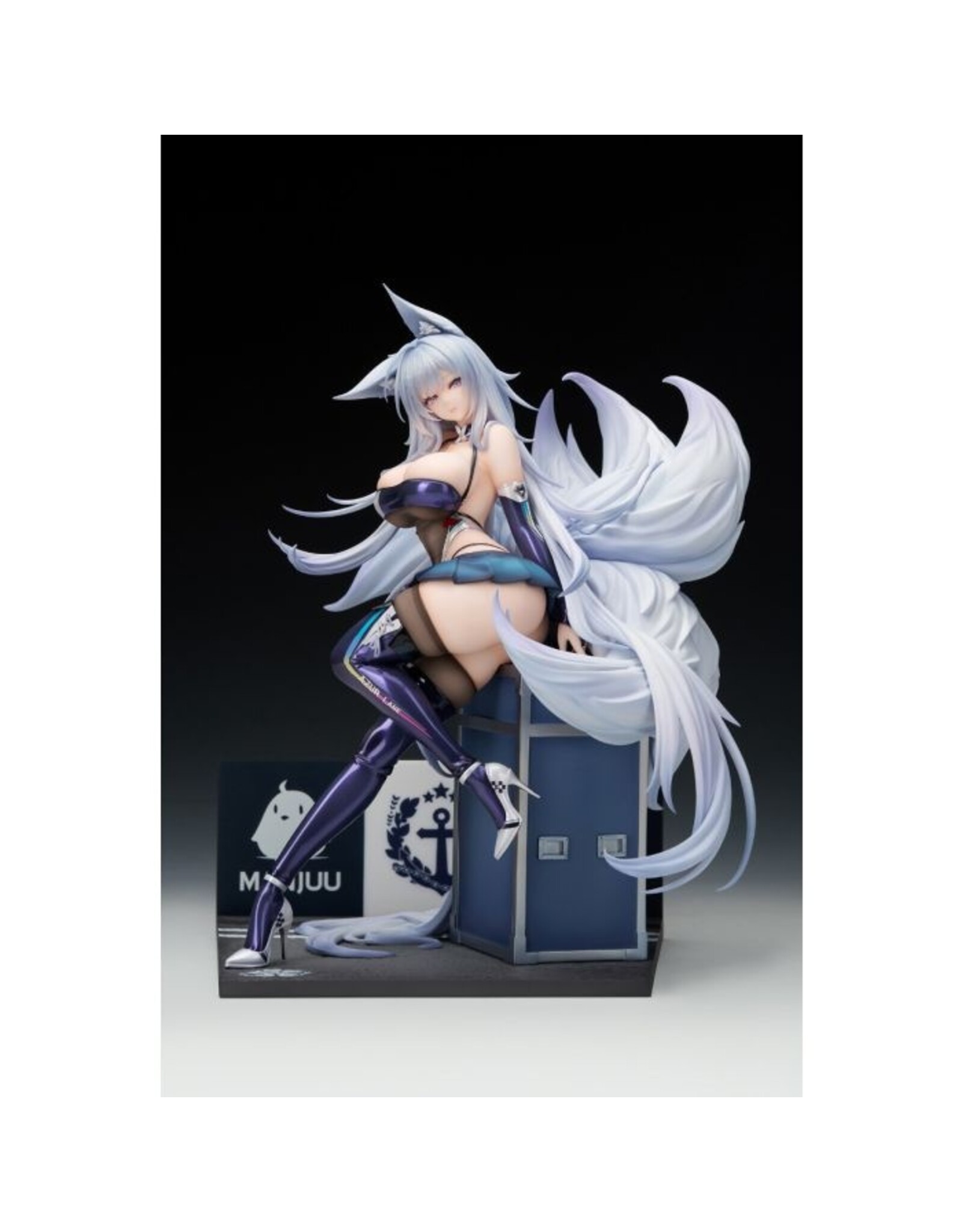 Azur Lane Shinano Moonlit Chrome Ver. 1/7 Scale Painted Figure with LED Acrylic Display Box *Pre-order* *DEPOSIT ONLY*