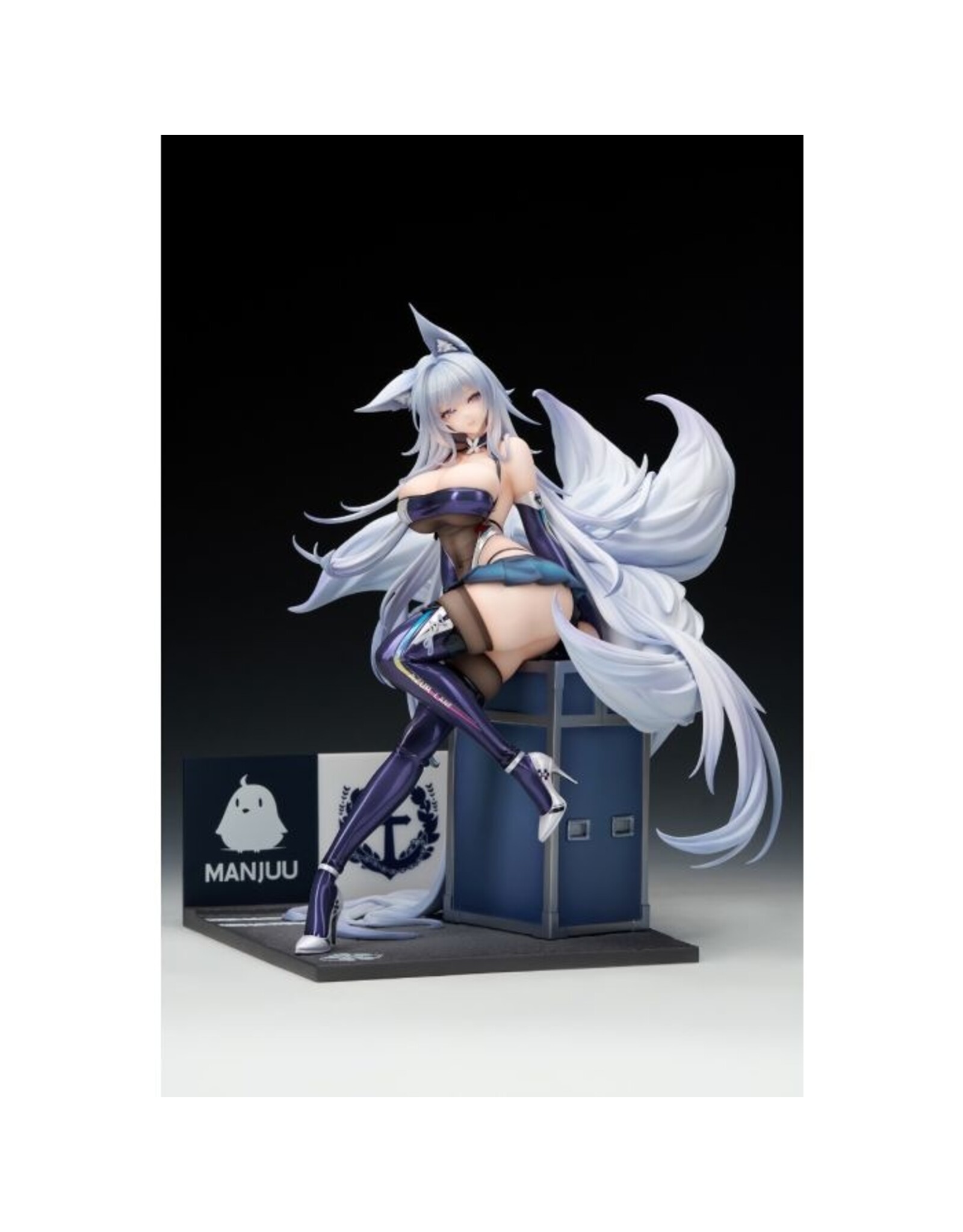 Azur Lane Shinano Moonlit Chrome Ver. 1/7 Scale Painted Figure with LED Acrylic Display Box *Pre-order* *DEPOSIT ONLY*