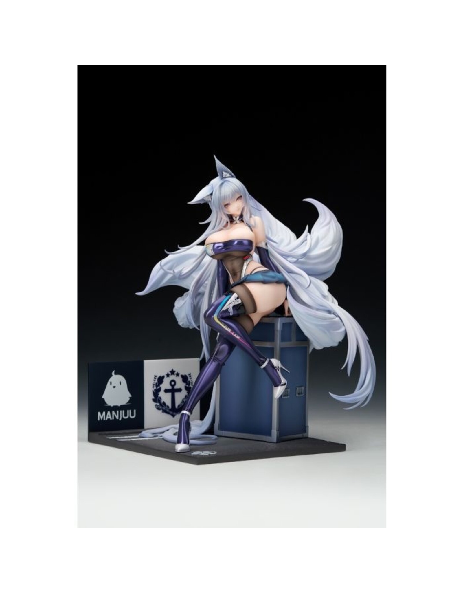 Azur Lane Shinano Moonlit Chrome Ver. 1/7 Scale Painted Figure with LED Acrylic Display Box *Pre-order* *DEPOSIT ONLY*