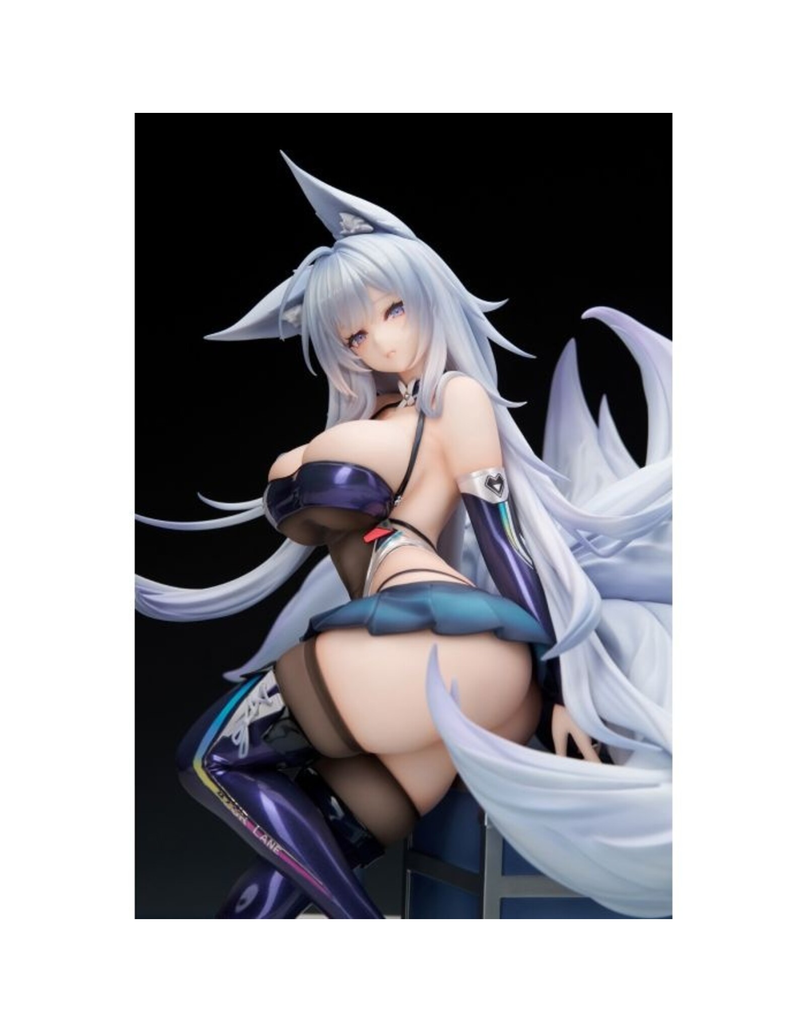 Azur Lane Shinano Moonlit Chrome Ver. 1/7 Scale Painted Figure with LED Acrylic Display Box *Pre-order* *DEPOSIT ONLY*