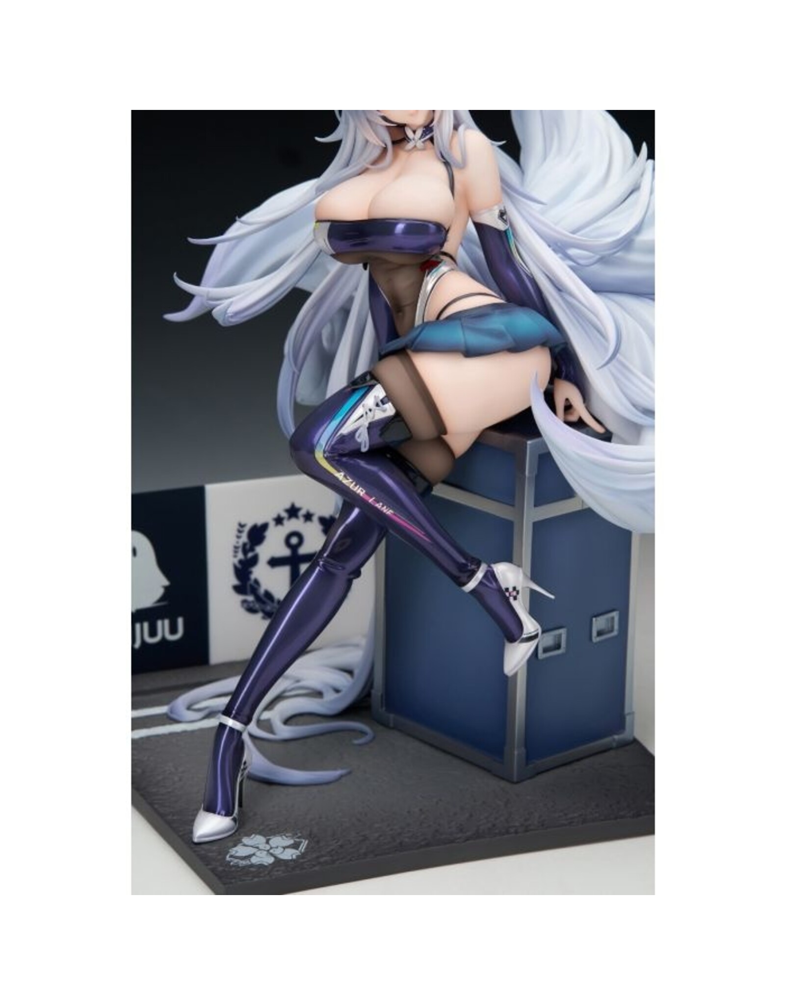Azur Lane Shinano Moonlit Chrome Ver. 1/7 Scale Painted Figure with LED Acrylic Display Box *Pre-order* *DEPOSIT ONLY*