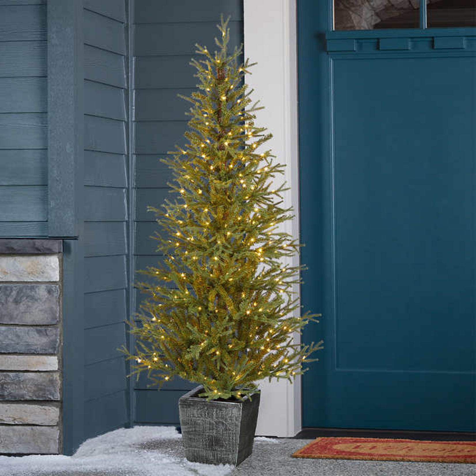Pre-Lit Potted Pine Tree 5ft (Indoor/Outdoor Covered)
