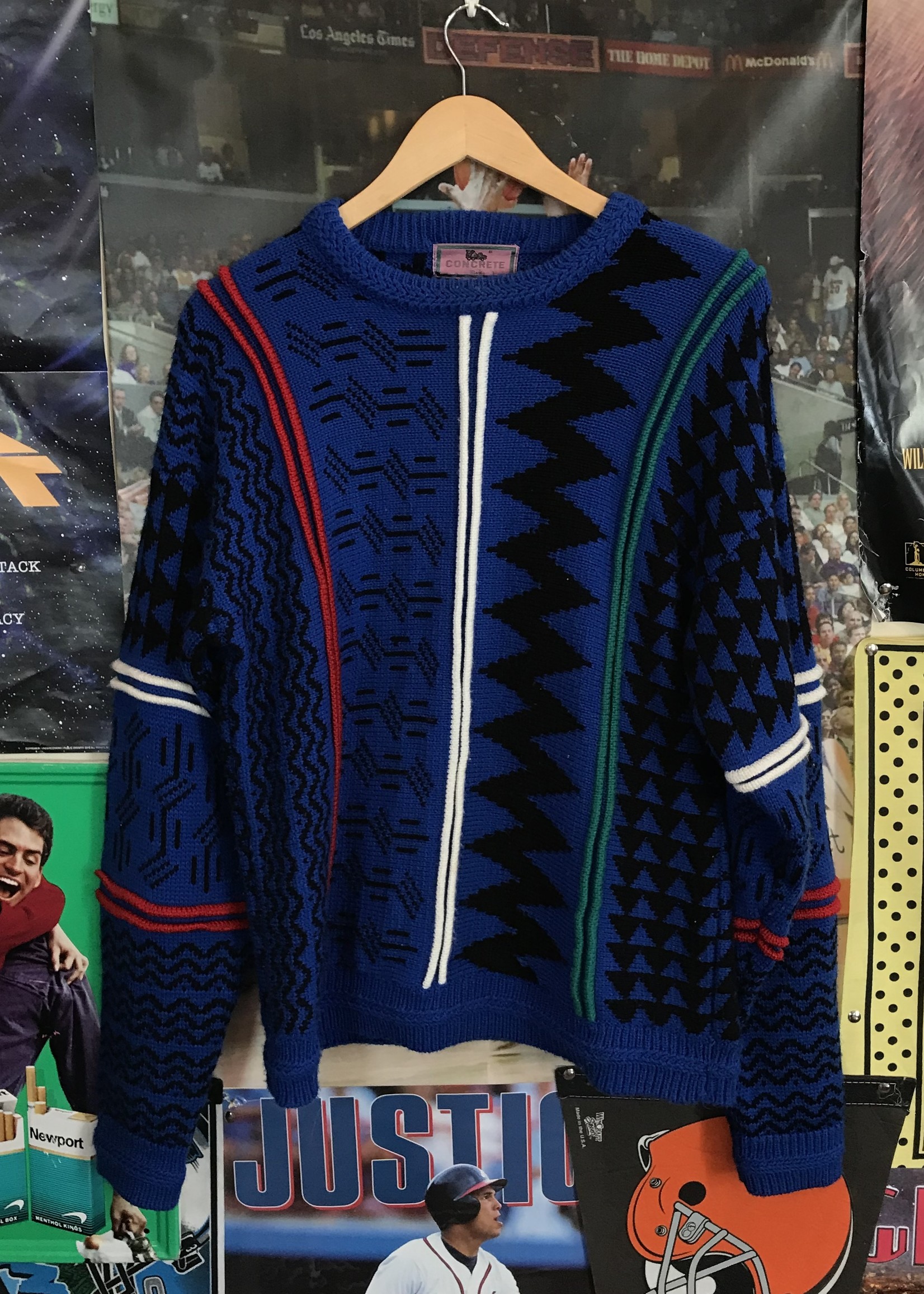 9569	concrete knitted sweater blue/black sz L