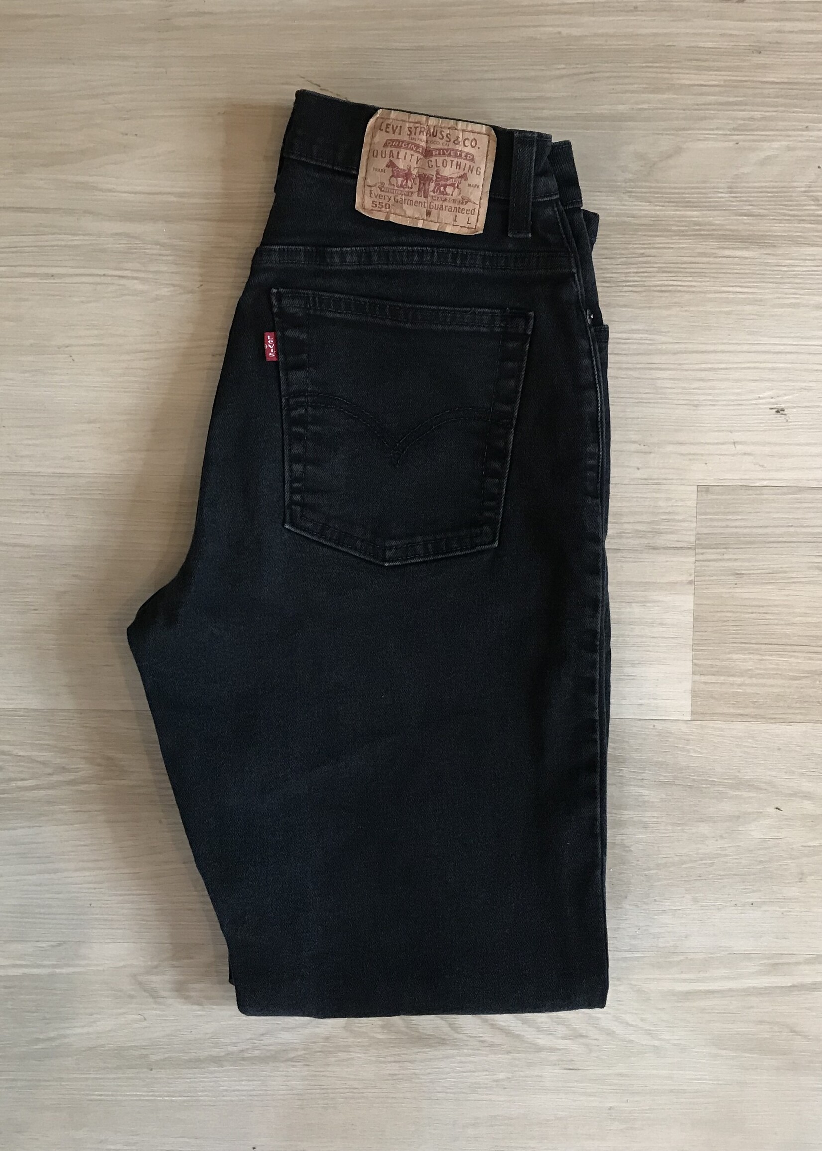 12096	2002 levi's 550 black jeans sz 10