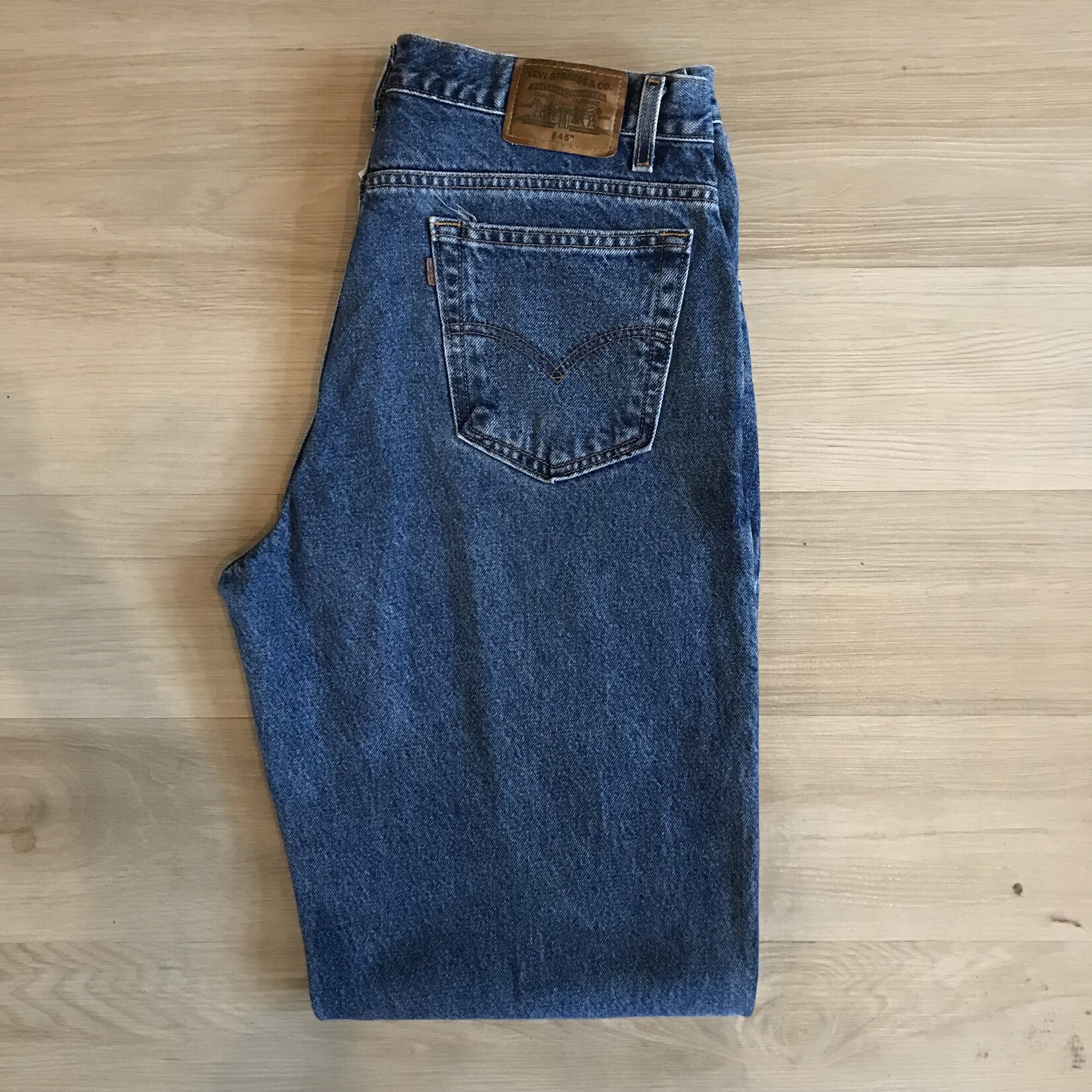 13166	2001 levi's 545 jeans sz 36 x 36