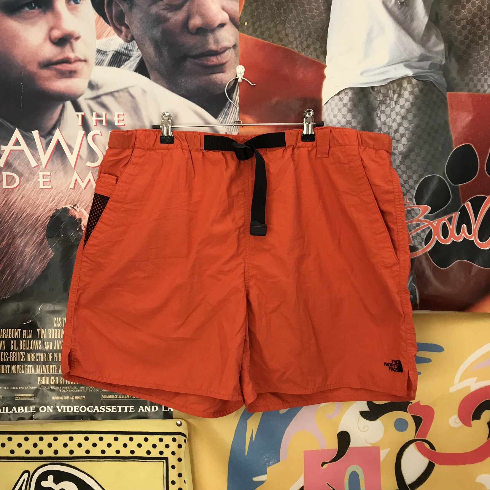 13246	north face shorts orange sz. XL