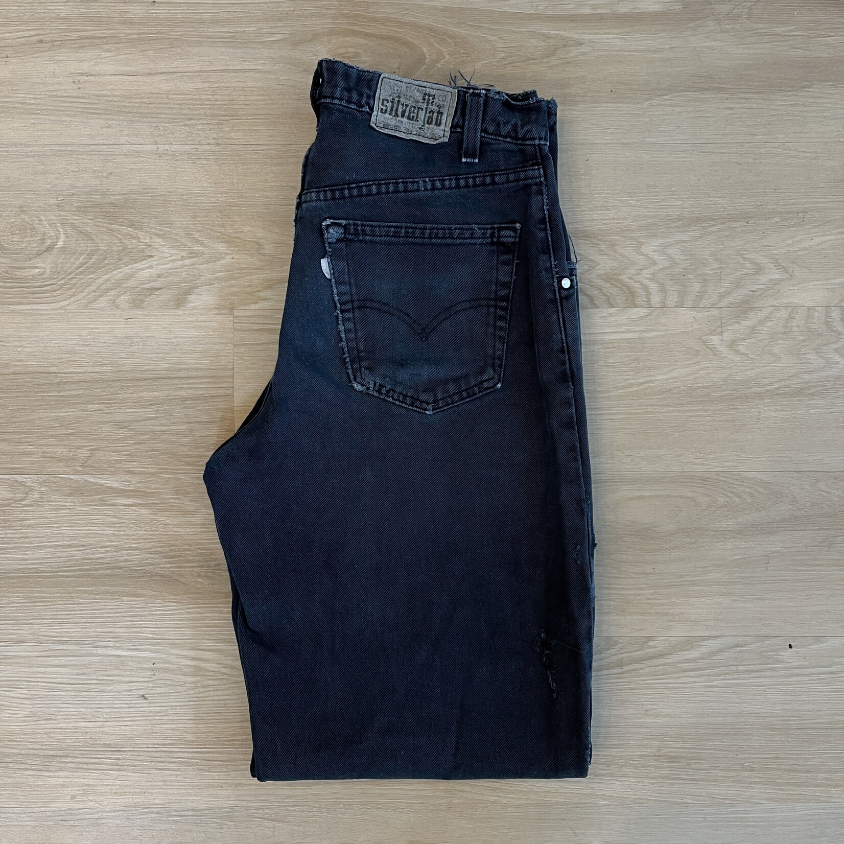 13868	1996 levi's silver tabs black jeans sz 32 x 36