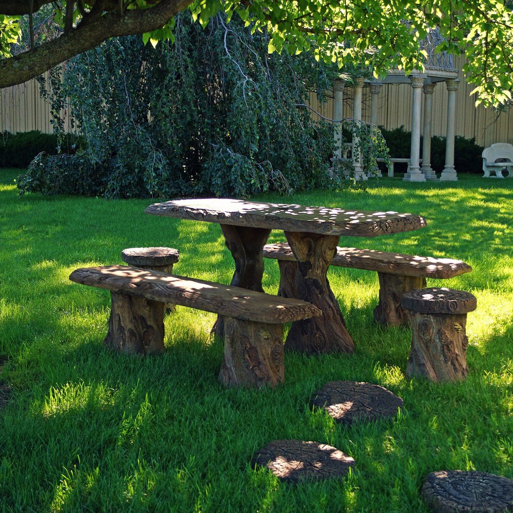 Henri Concrete Woodland Table Set