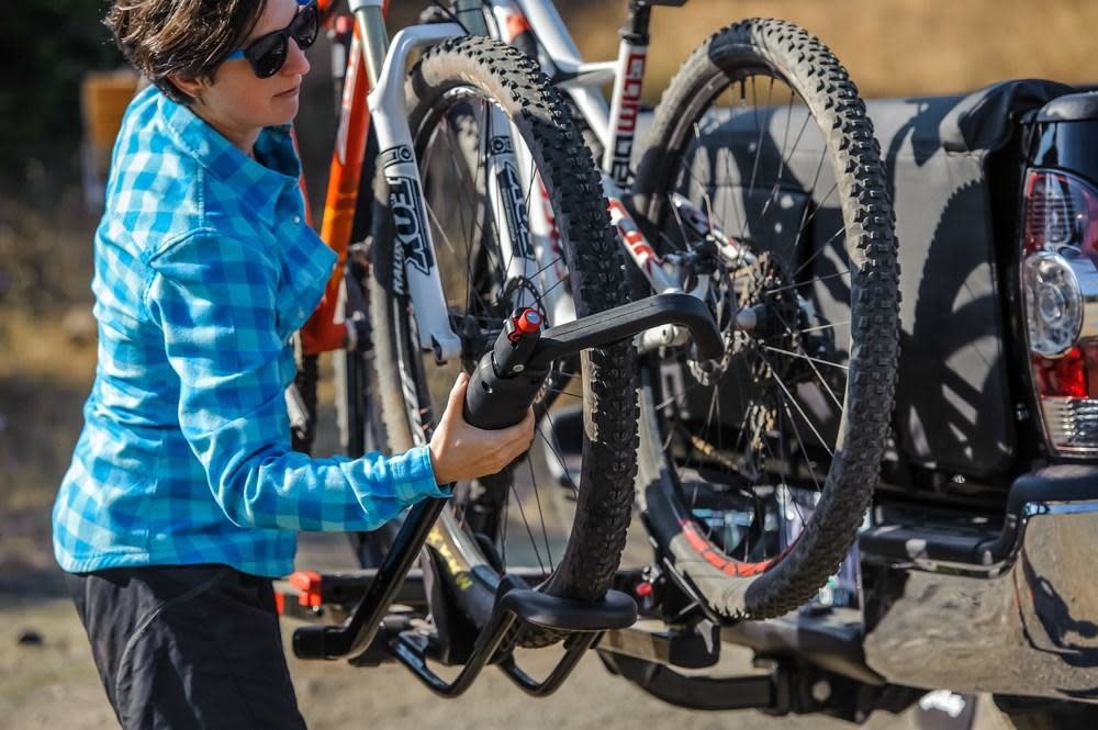 YAKIMA Holdup 2'' - Car rack for 2 bikes