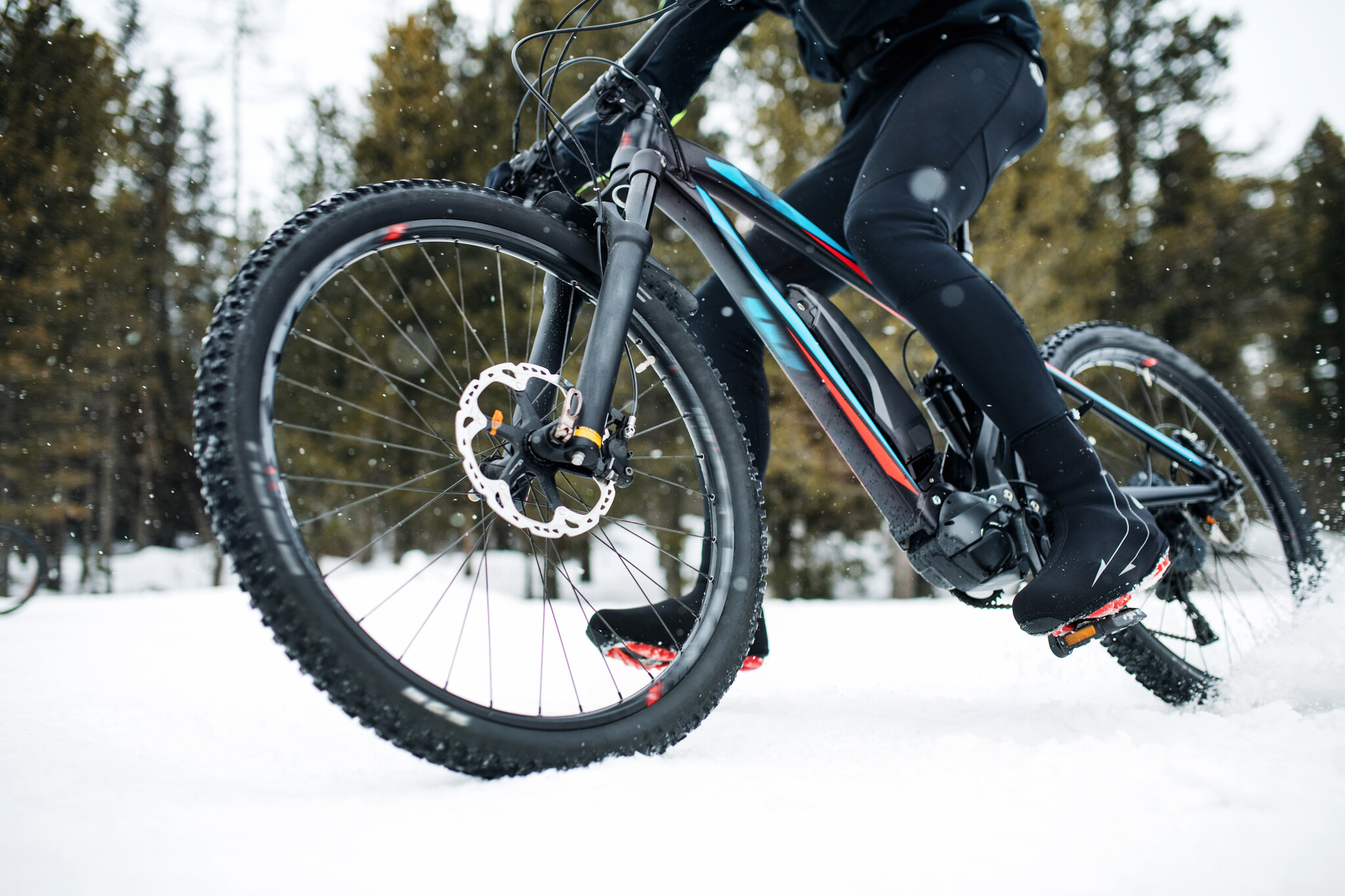 Guide du velo electrique Utiliser ou ranger son velo electrique pour l hiver Tout savoir sur ses deux options plus trucs et conseils Sports aux Puces VeloGare