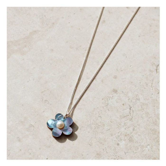 Wolf & Moon Wolf & Moon Mini Bloom Blue Pearl Necklace