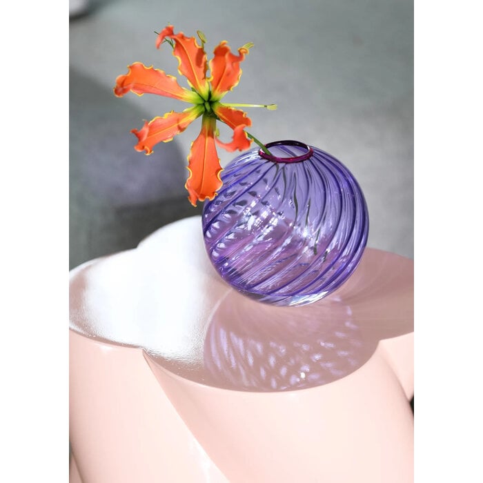 &k Purple Spiral Vase