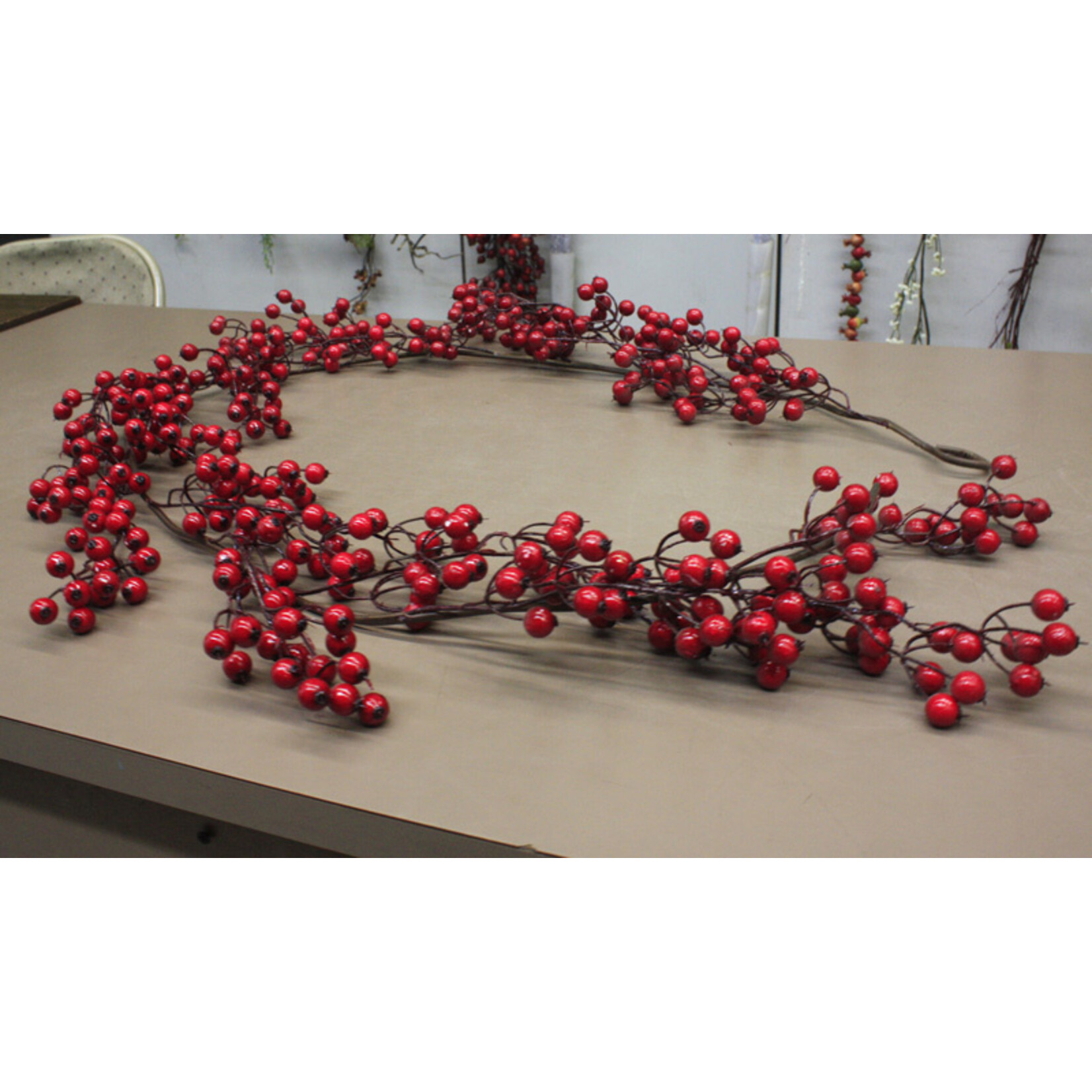 72" BERRY GARLAND RED