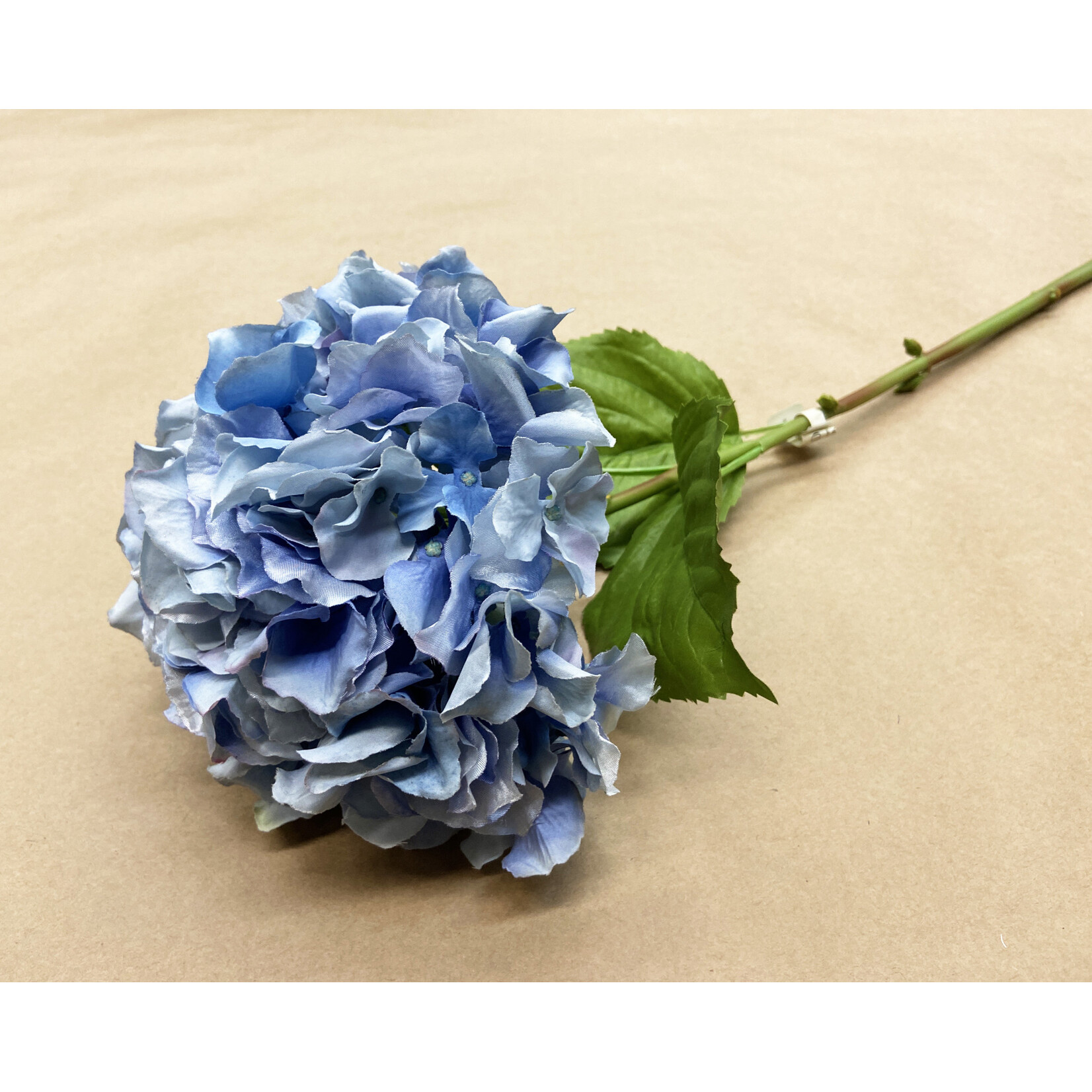 28" HYDRANGEA LIGHT BLUE