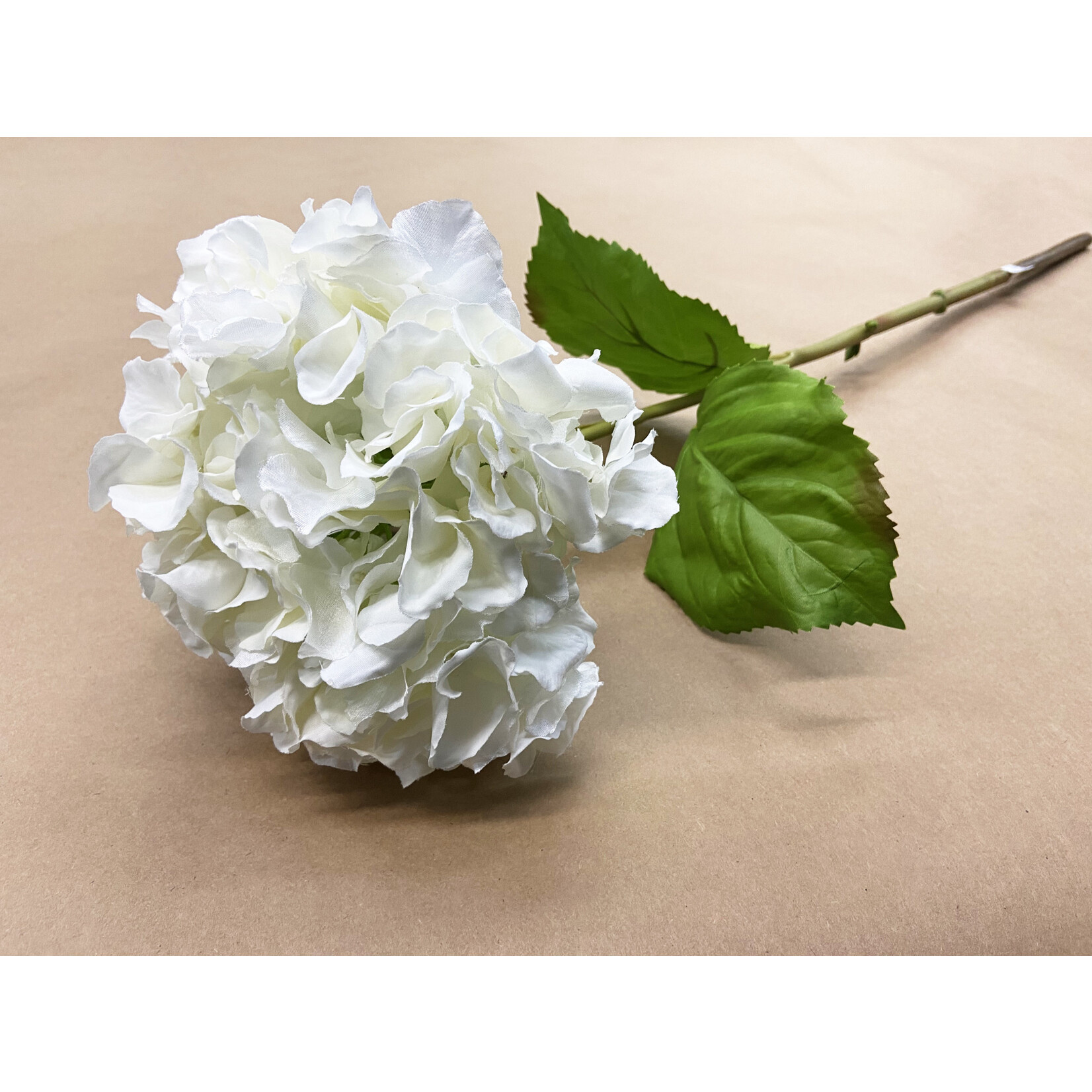 28" HYDRANGEA WHITE