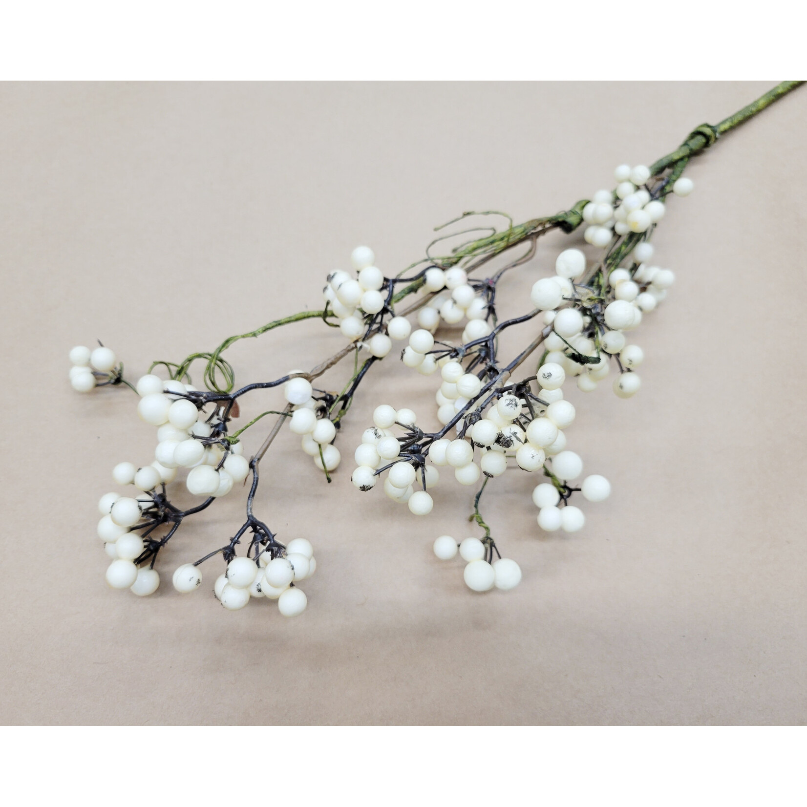 30" NEW EVA BERRY SPRAY CREAM