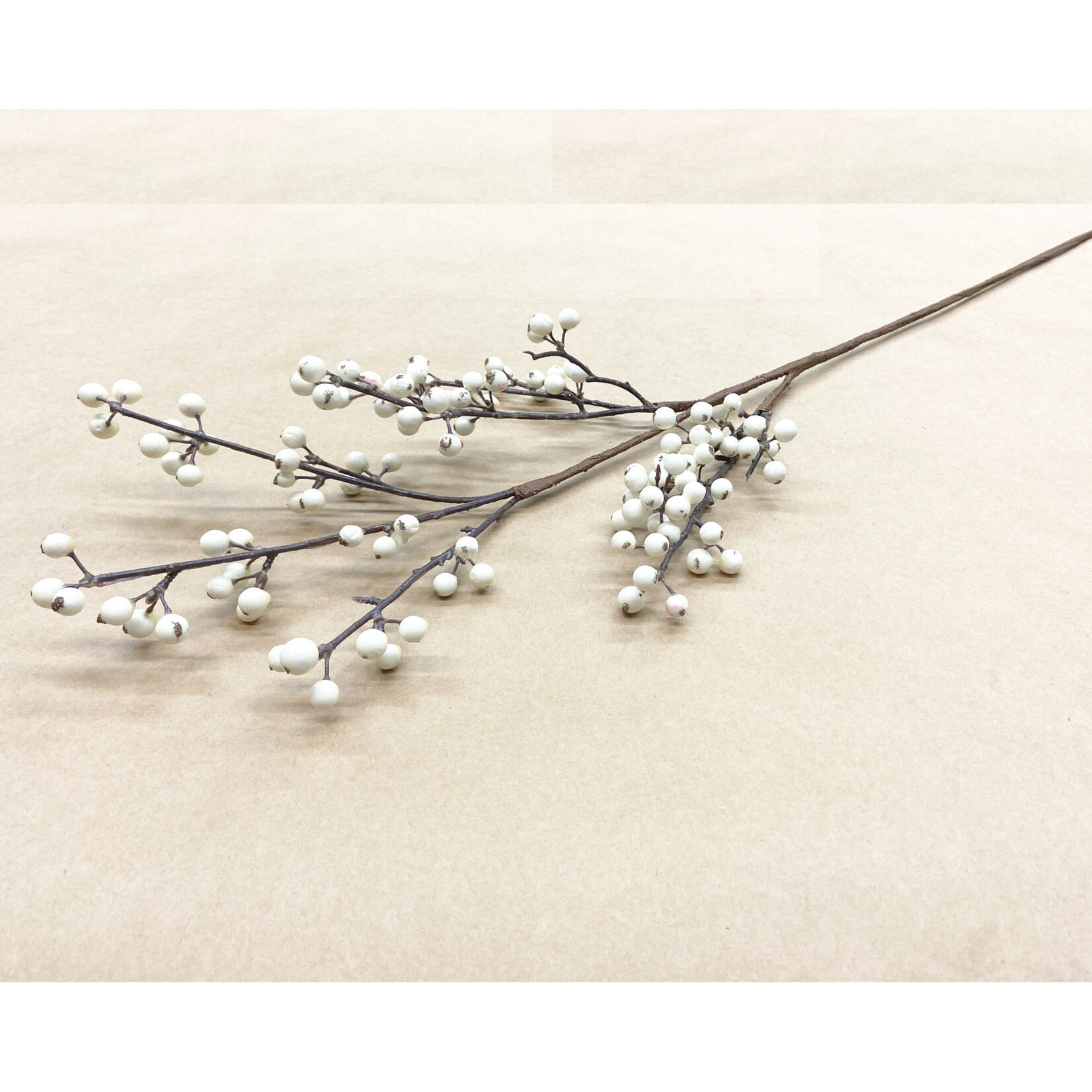 33"BERRY SPRAY WHITE