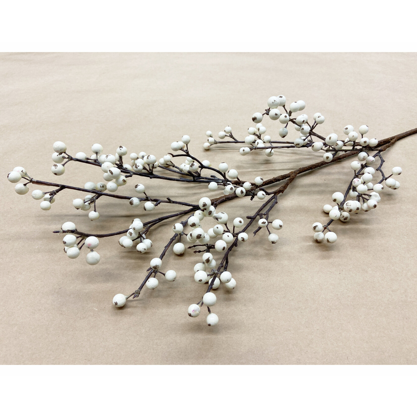 40" BERRY SPRAY WHITE