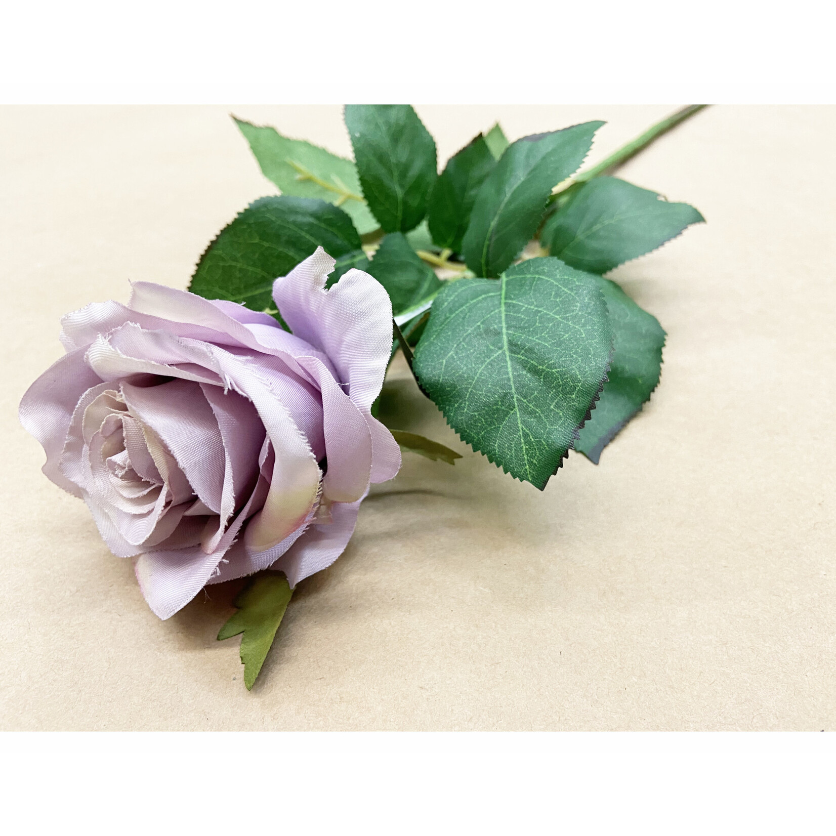 27.5" CONFETTI LG ROSE SPRAY AMETHYST