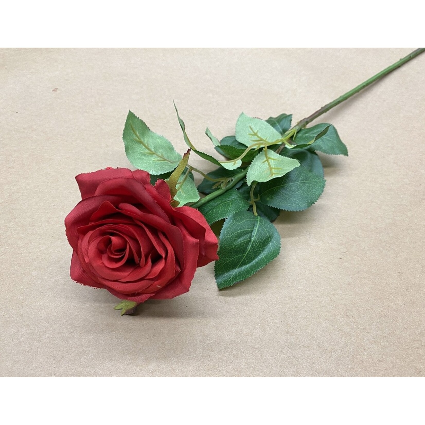 27.5" CONFETTI LG ROSE SPRAY RED TWO TONE