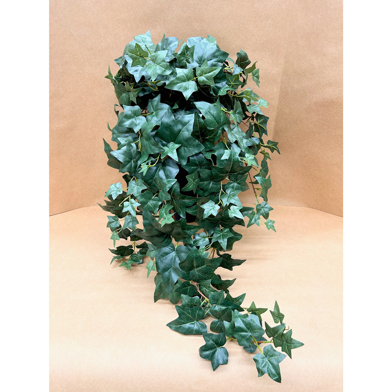 38" PUFF IVY HANGING BUSH GREEN
