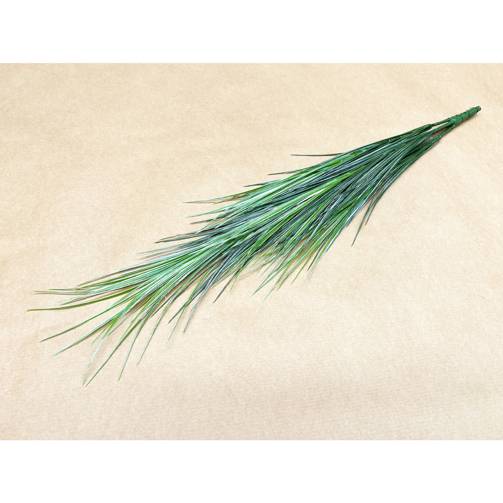 32" GRASS BUSH GREEN WHITE