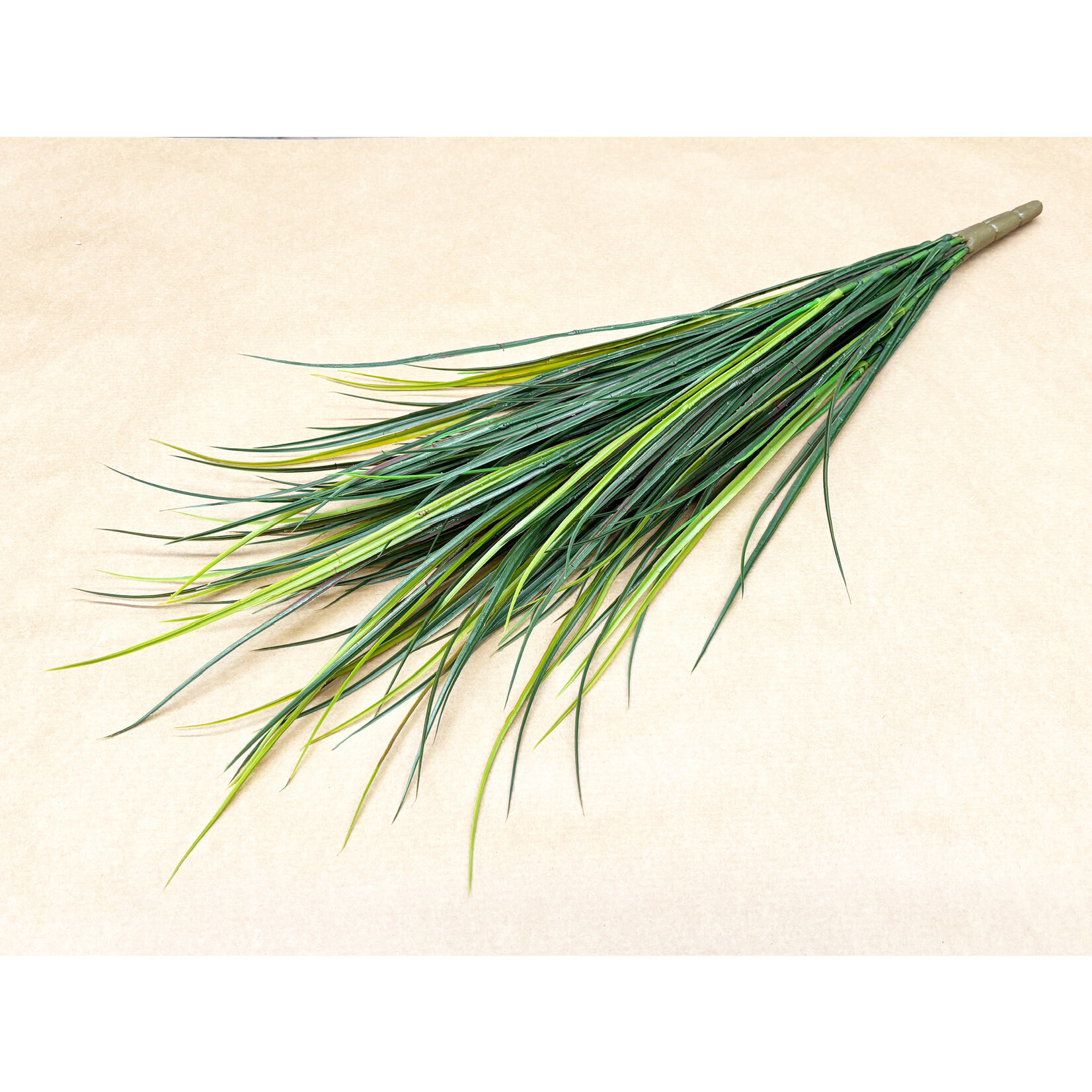 35" GRASS BUSH GREEN RED